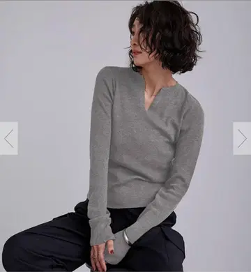 [ 미사용 ] 울 블렌드 키 넥 리브 니트