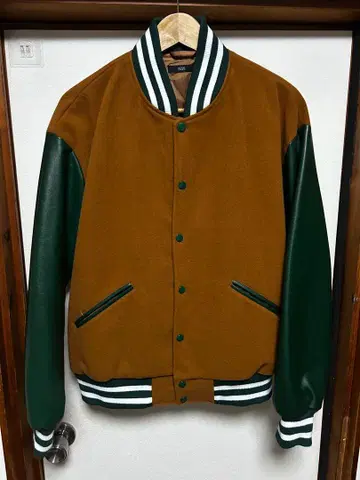 바시티 자켓 TESS 컬러 브라운 x 그린 사이즈 M