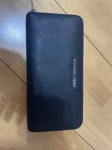MICHAEL KORS 블랙 장지갑