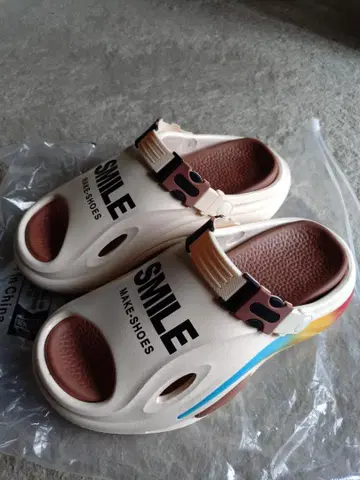 crocs