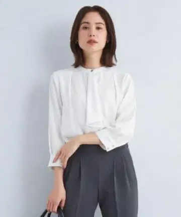 그린 라벨 릴랙싱 프릴 타이 7부 소매 블라우스 화이트