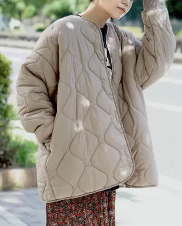 여성용 퀼팅 코트 베이지