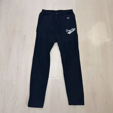 Champion (챔피온) x Creepy Nuts 스웨트 팬츠