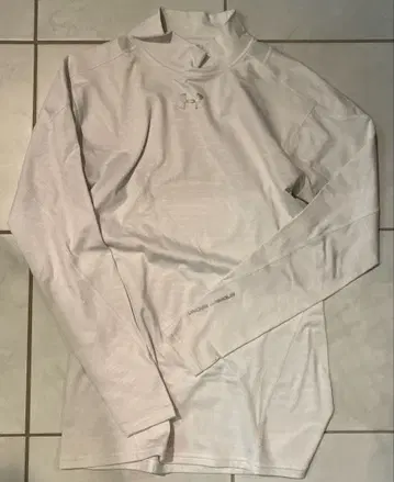 언더아머 이너 LG