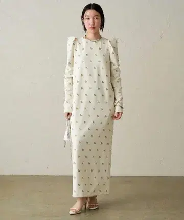 택 포함 미사용 새상품! [ Loungedress ] 플라워 자수 원피스