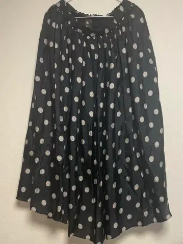 메종드소일 실크 도트 스커트