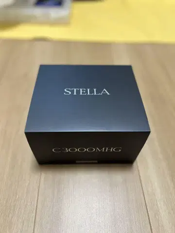 시마노 22 스텔라 C3000MHG 새상품 미사용품