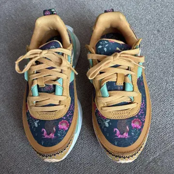 PUMA. 리버티 콜라보