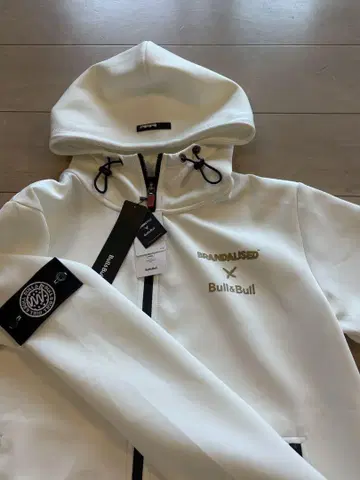 새상품 Bull&Bull 화이트 종이상자 후드티 M 반시