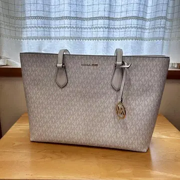 MICHAEL KORS SHEILA LARGE TOTE BAG