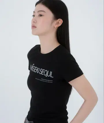 MISEKI SEOUL 블랙 T셔츠 반팔