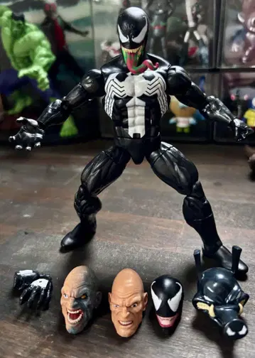 새상품급 교체 헤드 4종 포함 마블 레전드 베놈 피규어 해즈브로