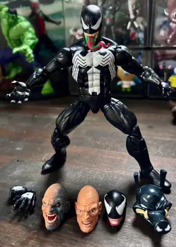 새상품급 교체 헤드 4종 포함 마블 레전드 베놈 피규어 해즈브로