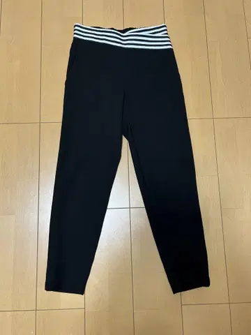 보더스 앳 발코니 블랙 팬츠