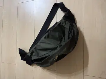 THE NORTH FACE 바디백 올리브 그린
