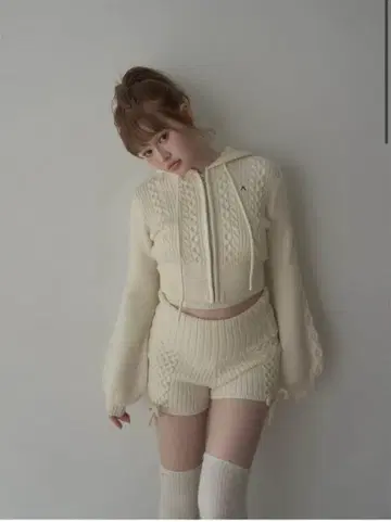 andmary Milk 리본 니트 세트업 아이보리