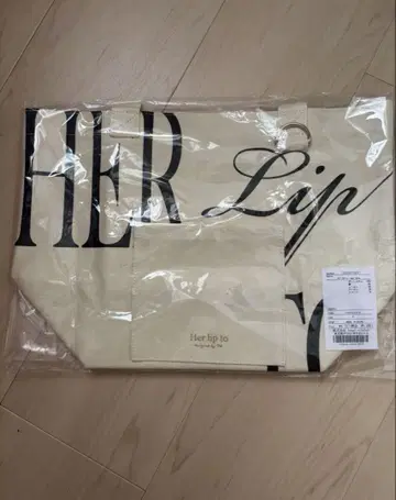 HLT DAIRLY 로고 토트 모노톤