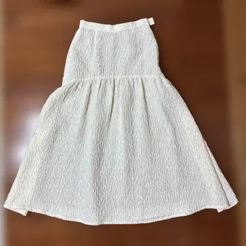 XS 사이즈 화이트 플레어 스커트