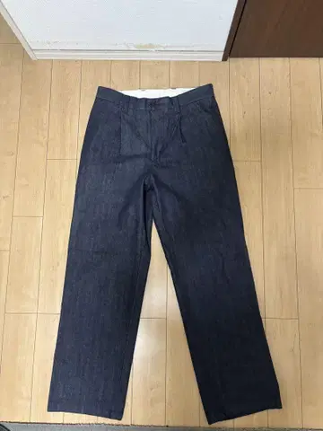 UNIQLO C 턱 스트레이트 팬츠/데님 (69 NAVY x 76cm)