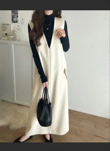 V넥 원피스 포켓 아이보리