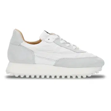 NOVESTA 화이트 스니커즈