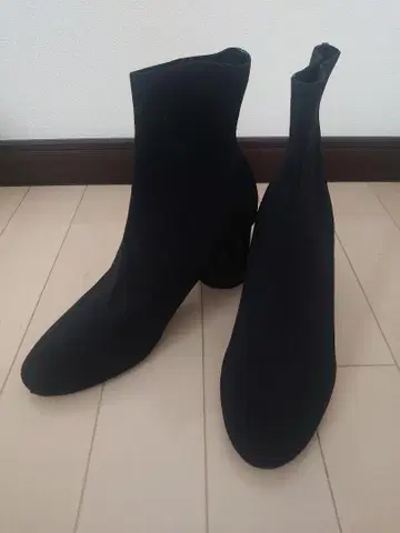 ZARA BASIC 스트레치 부츠