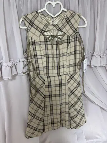 미셸 마카롱 오픈 체크 미니 원피스 베이지