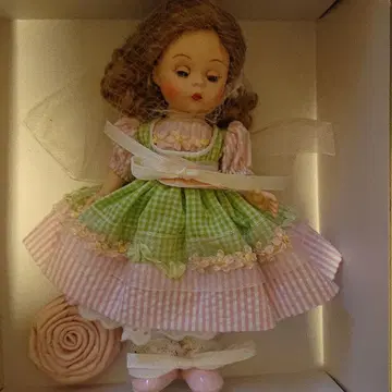 Madame Alexander Easter Hop 37965