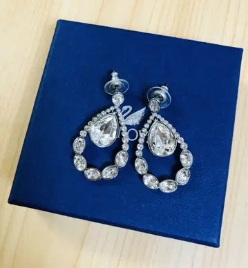 스와로브스키 Swarovski [ Almost 귀걸이 ] 5043655