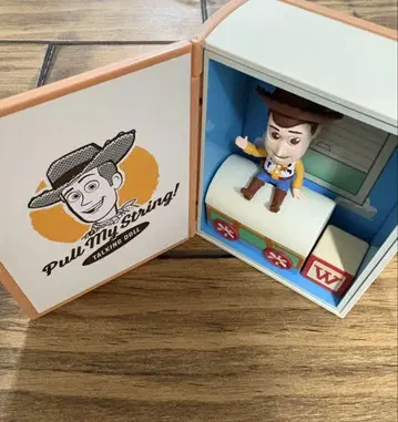 토이스토리 우디 도서 피규어