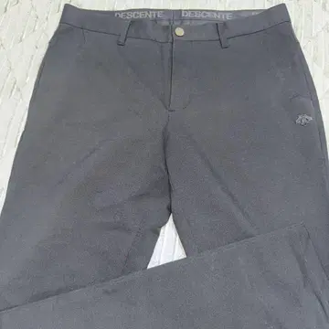 DESCENTE 슬림핏 블랙 팬츠