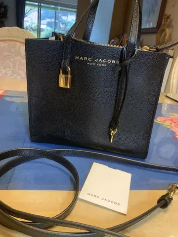 MARC JACOBS 블랙 가죽 백