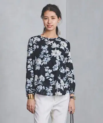 UNITED ARROWS UBCS 컷 자카드 플라워 블라우스