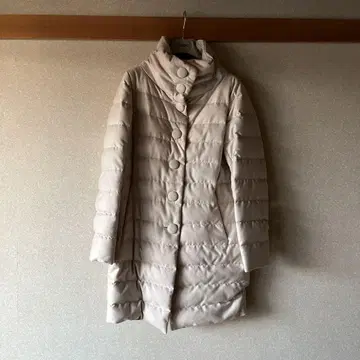 Herno 크림색 롱 다운 자켓
