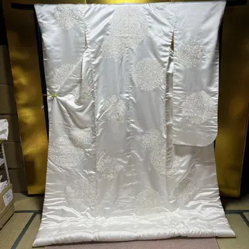 우치카케 시로무쿠 화문 자수