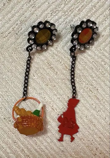 N2 by Les Nereides 레네레이드 귀걸이 빨간 망토