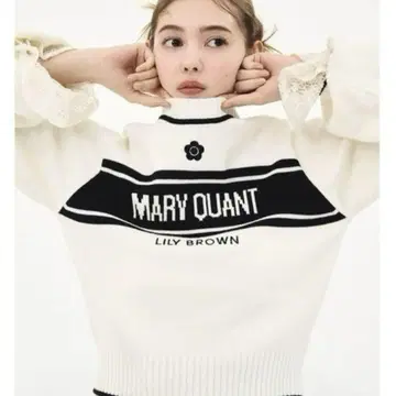 MARY QUANT 마리콴트 릴리 브라운 자카드 니트 니트