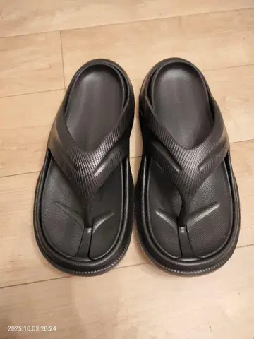 블랙 샌들