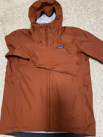 새상품급 patagonia 마운틴 후드티