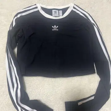 adidas 크롭 긴팔 T셔츠 블랙