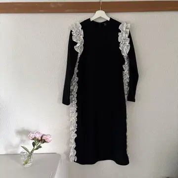 hue 프릴 블랙 원피스 사이즈 38 일본제 사용 횟수 적음
