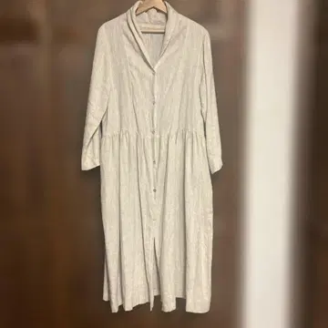 크림색 긴팔 셔츠 원피스 por favor! 포르파볼