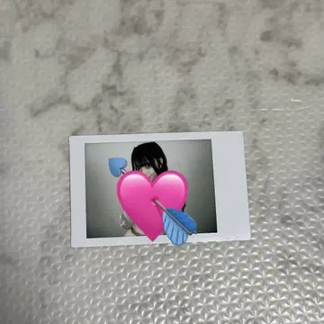 나란 노도카 크리티컬 프리티 런치 폴라로이드