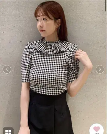 snidel 스나이델 WEB 한정판 프릴 칼라 니트 풀오버 하운드투스