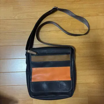 가죽 숄더백 블랙 오렌지