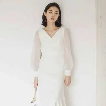 화이트 긴팔 롱 원피스 촬영용 2차 모임용