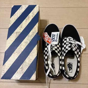 VANS 체크 무늬 로우컷 스니커즈
