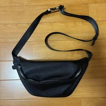 블랙 바디백 웨스트 파우치