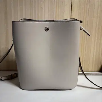라이트 그레이 숄더백