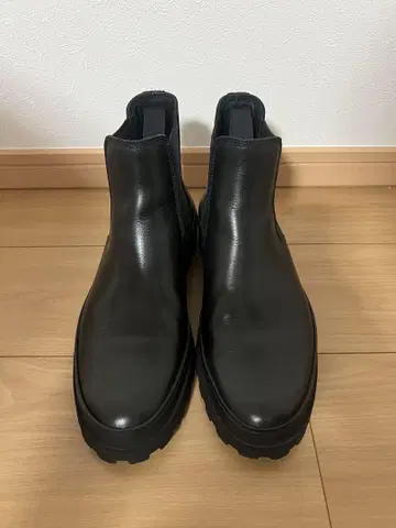 A.P.C. 블랙 가죽 부츠